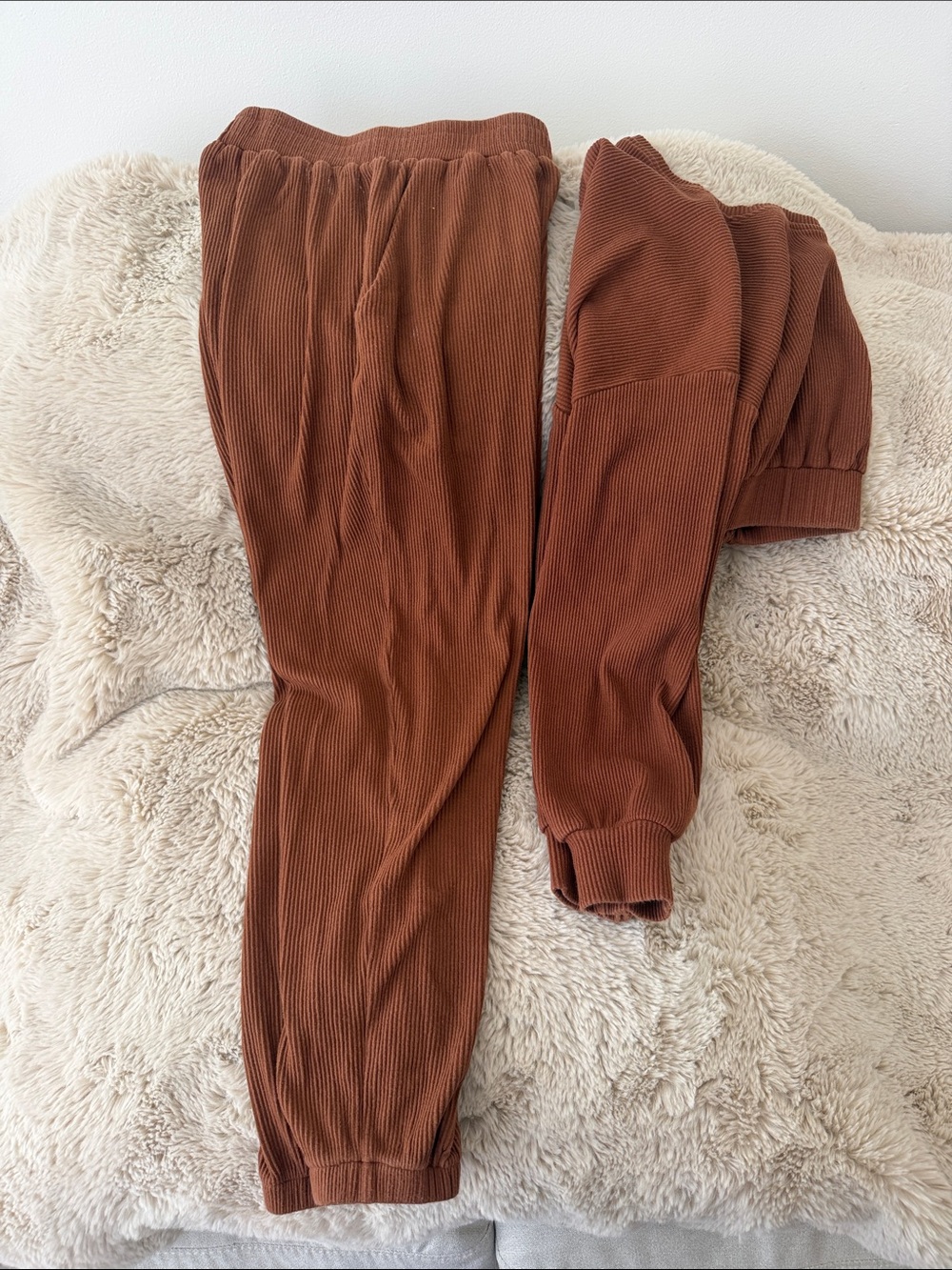 Cropped Ribbed Jogger Set - Rust - Picture 3 of 3
